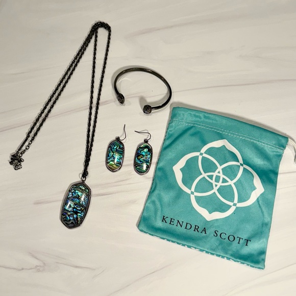 Kendra Scott 3 Piece Abalone Gunmetal Iridescent Women’s Necklace Set - EUC - Picture 1 of 10